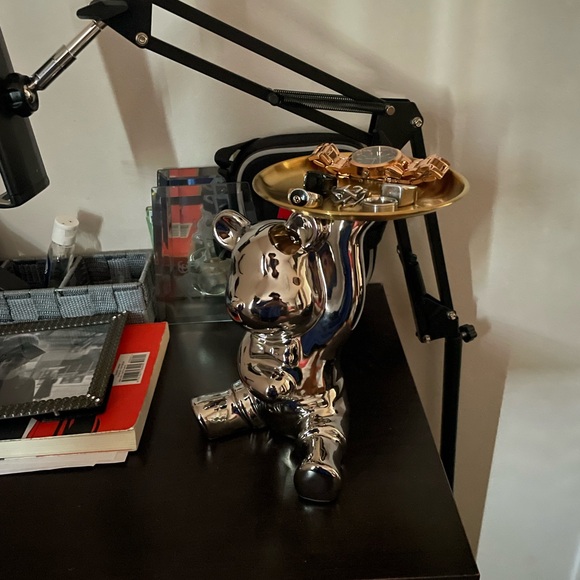 Bear stand with plate. Display, decoration, room - Picture 4 of 6